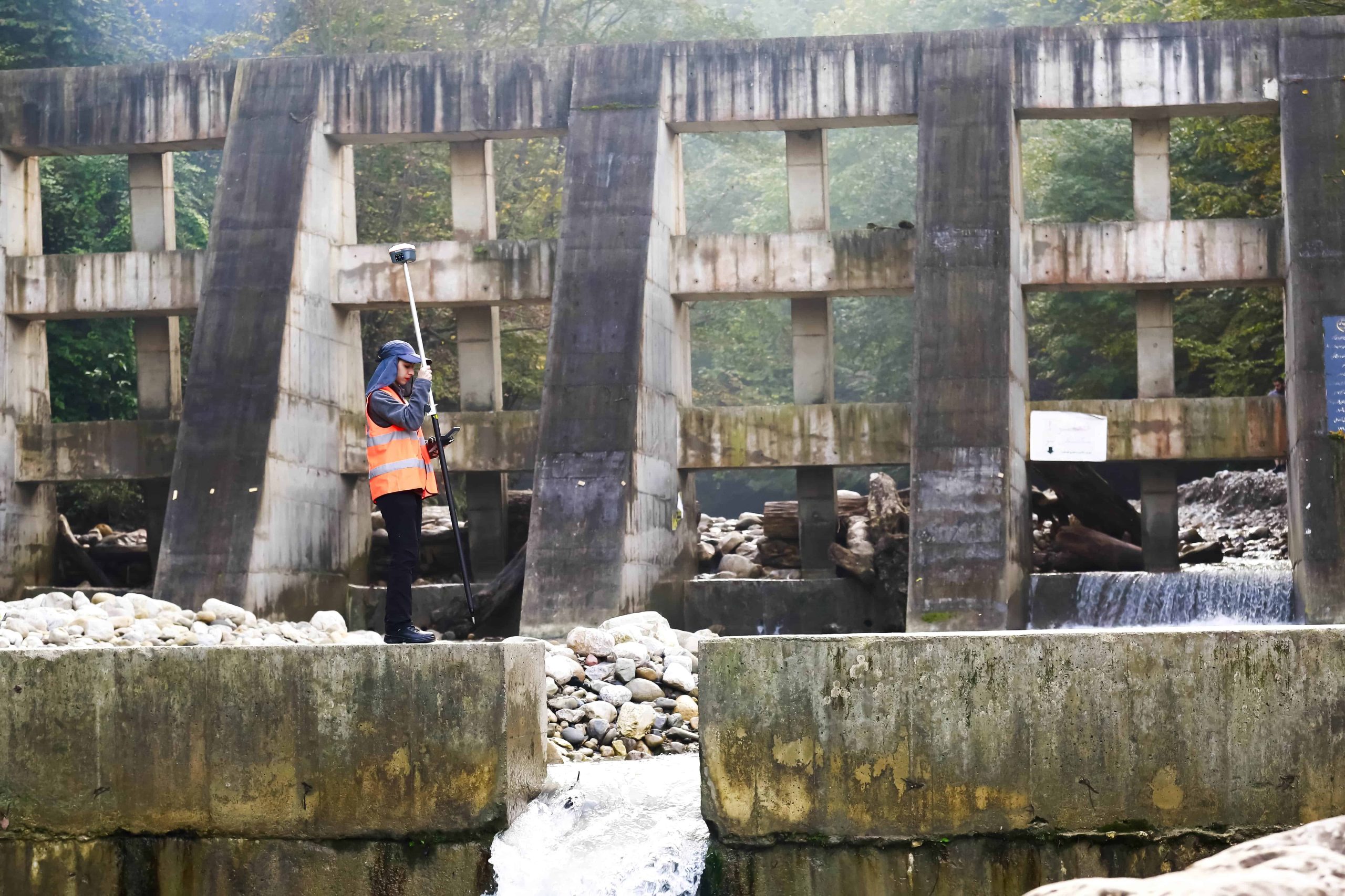 AR Stakeout در سایت ساخت‌وساز